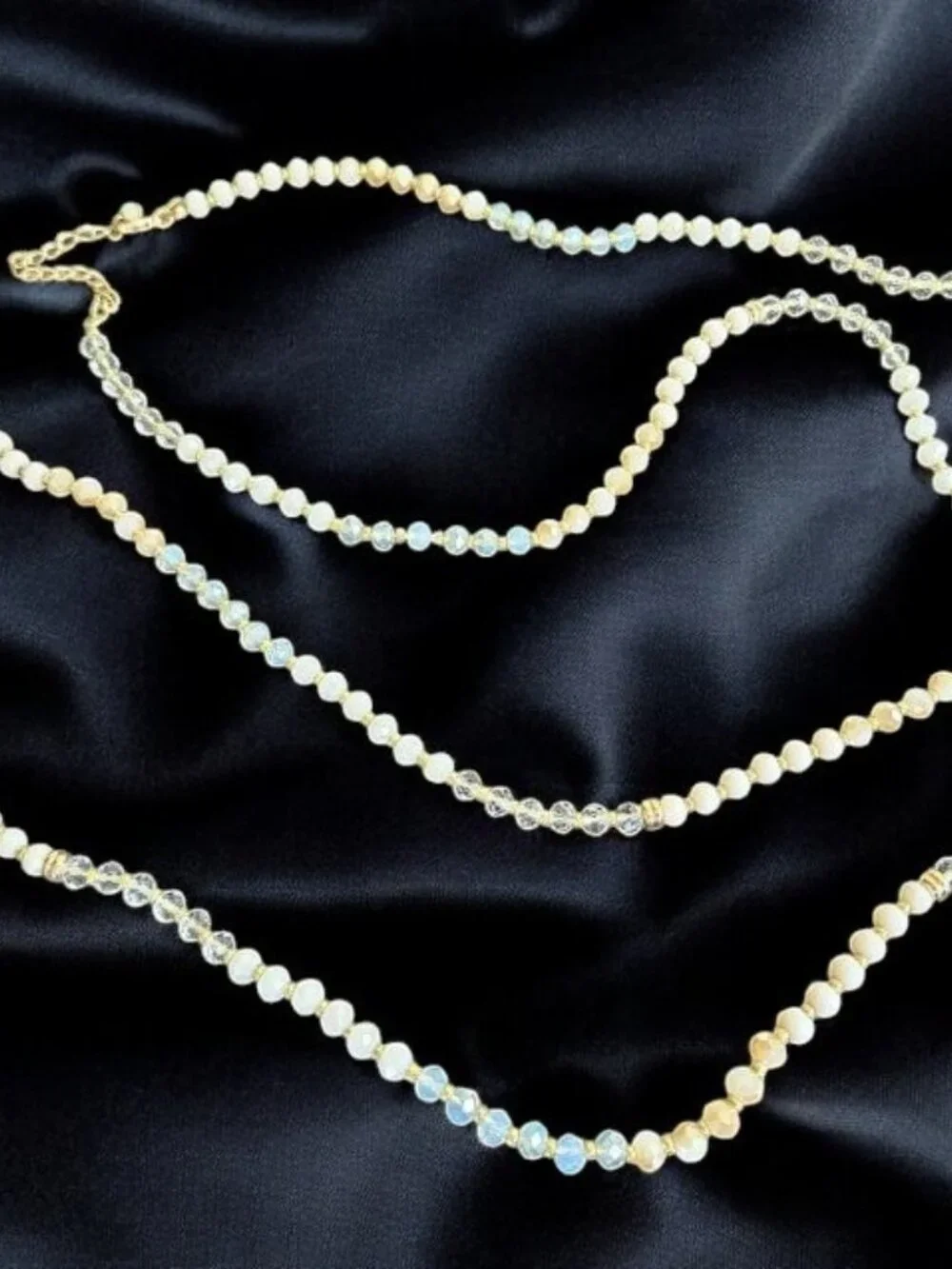 AVON Goldtone Pastel Beaded Art Deco Opalescent 55” Long Necklace